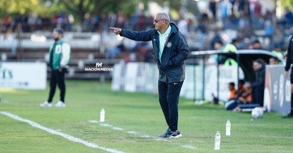 Versus / Arce, conforme por la victoria y apuntó sobre muchísimos defectos del fútbol paraguayo