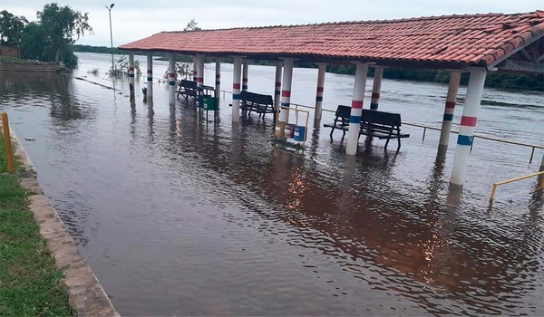 Otros tres puestos migratorios fueron inhabilitados por inundaciones | 1000 Noticias