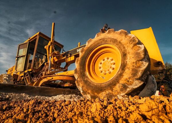 MOPC honra parte de sus compromisos con ejecución de casi USD 100 millones - .::Agencia IP::.