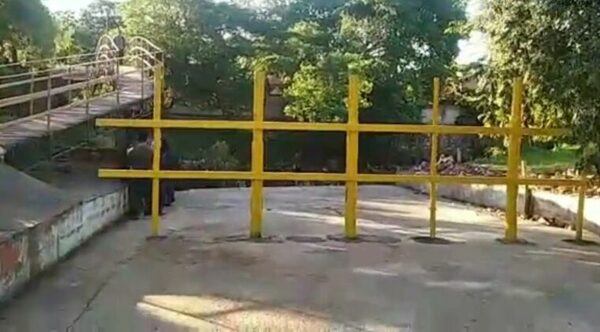 Colocan una “barrera de hierro” en calle mortal donde cayeron los militares