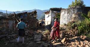 La Nación / Nepal: reportan más de 130 muertos tras terremoto