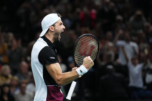 Versus / Dimitrov renace ante Tsitsipas y jugará la final del Masters 1000 de París