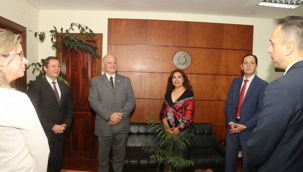 Ministros de la CSJ recibieron a jueces de México