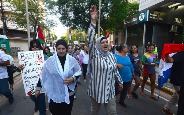 Marchan en Paraguay en apoyo a Palestina y piden revertir voto ante ONU sobre Gaza - Nacionales - ABC Color