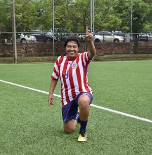 Irma Cuevas, leyenda del fútbol guaraní - Suplementos - ABC Color