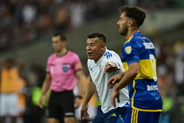 Versus / "Se derrumba un sueño, pero hay que seguir", asegura Jorge Almirón