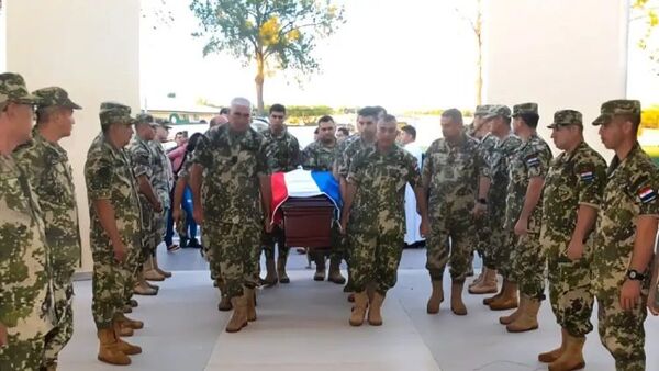 Militares y familiares dan el último adiós al sargento Domingo David Ríos
