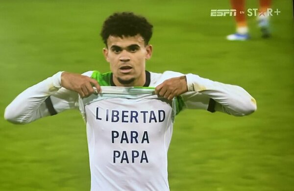 Luis Díaz marca con el Liverpool y dedica su gol a su padre secuestrado