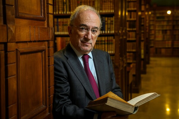 El director de la RAE presentará en República Dominicana su libro "Cervantes" - MarketData