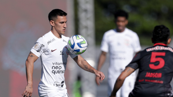 Versus / Corinthians, con Ángel Romero y Mati Rojas, no logra distanciarse del descenso