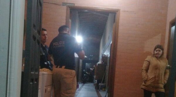 Robo y una mujer herida en un motel: autor y víctima son empleados