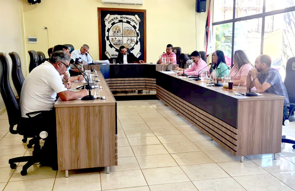 Pese a déficit de recaudación, Diego Ríos logra ampliación presupuestaria - La Clave