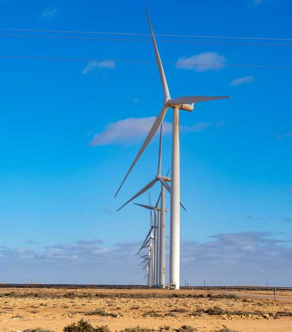 No tienen Itaipú ni Yacyretá, pero tienen energia en todo el desierto - La Tribuna