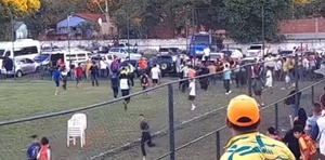 Partido de inferiores termina en batalla campal en Mallorquín, urge sanción ejemplar
