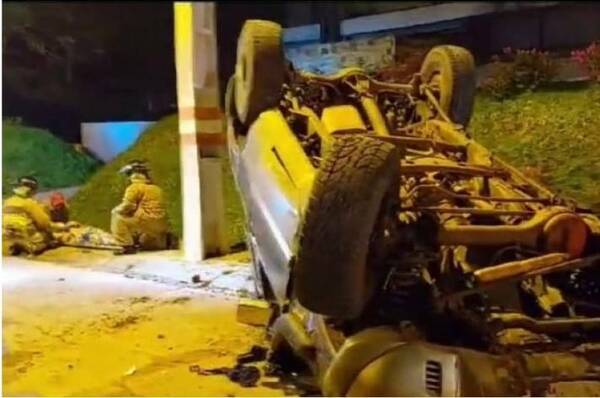 Hay dos heridas: mujer al volante perdió el control del su rodado y ¡pum!