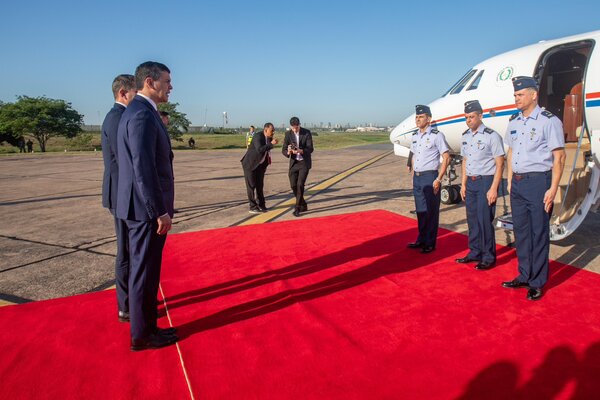 Presidente viajó a Chile donde desarrollará este lunes una amplia agenda de encuentros - El Trueno