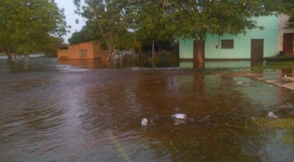 Preocupa situación de habitantes en Ñeembucú ante la crecida
