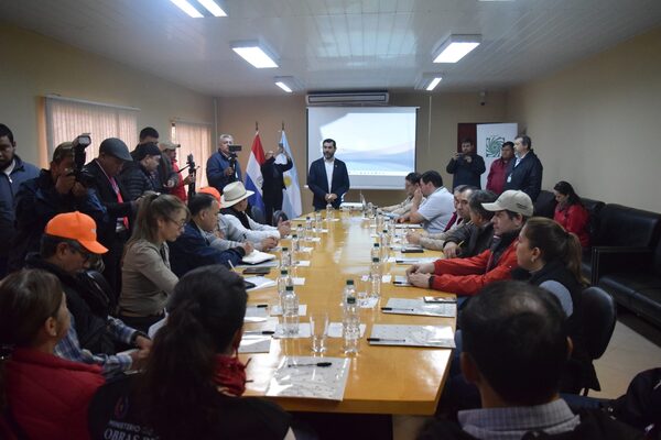 Autoridades de Ayolas destacan iniciativa de construir defensa costera en la ciudad - .::Agencia IP::.