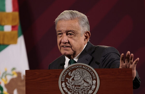 López Obrador promete que ya habrá 35 hoteles en Acapulco en marzo tras el huracán Otis - MarketData