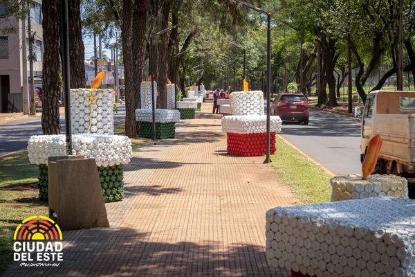 Se inicia instalación de decoraciones navideñas en la capital del Alto Paraná - La Clave