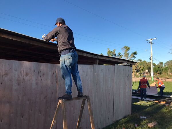 SEN construye viviendas provisorias para familias afectadas por tornado - ADN Digital