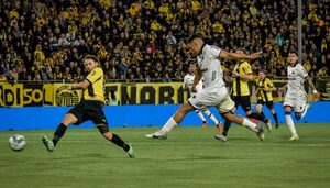 Versus / Con Miguel Samudio como figura, Liverpool es líder en el fútbol uruguayo