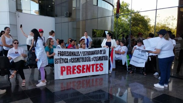 Diario HOY | Proyecto que regula medicina estética: gremio no está a favor de 3 puntos