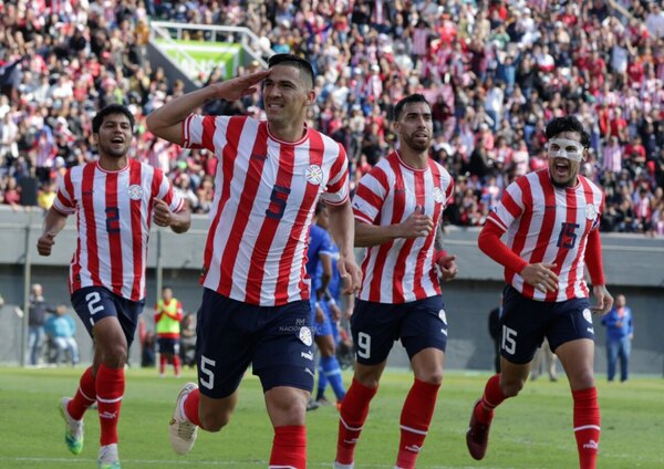 Versus / ¡Un doblete! Fabián Balbuena dio la bienvenida a sus princesas