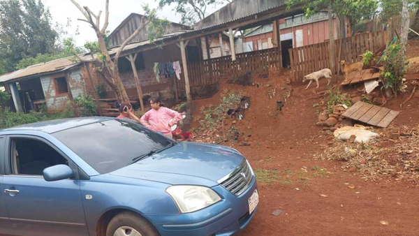 Mujer gravemente herida en brutal ataque con cuchillo - Noticiero Paraguay