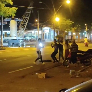 Disturbio, peleas y golpes  en la Avda. Pinedo de Concepción.