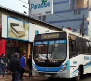 CDE: Prieto autoriza suba del pasaje a G. 5.000 - Paraguay.com
