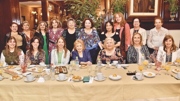El festejo de Alba María Cuevas de Martínez Nuzzarello