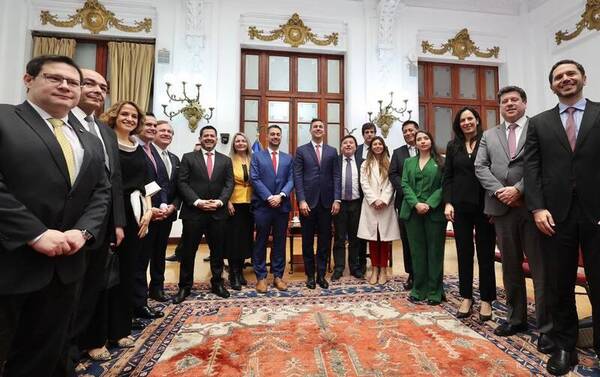 Destacan visita de Santi Peña en Chile