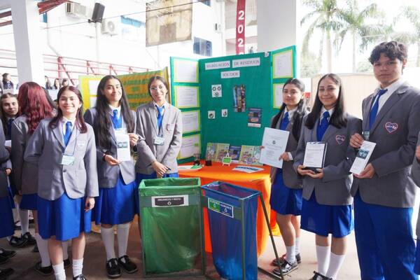 Se entregaron premios a los ganadores de la Feria de Ciencias y Tecnología