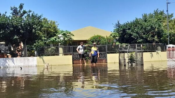 Crecida del río Paraná genera hipertensión, diarrea y alergias a personas ribereñas - Nacionales - ABC Color