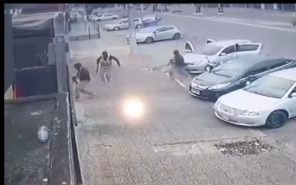 Sujetos armados aparentemente querían raptar primero a funcionario de bar y luego ejecutarlo - Radio Imperio 106.7 FM