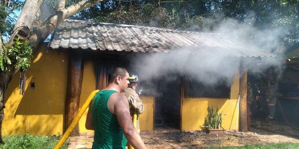 Detuvieron a un hombre tras incendiar la casa de su expareja