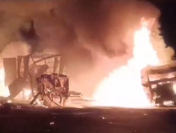 Dos muertos en explosión de camiones con combustible de contrabando en Alberdi · Radio Monumental 1080 AM