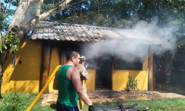 Brasileño incendia vivienda luego de discusión con su expareja