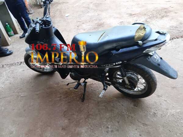 Motocicleta llevaba varios días abandonada al costado de un puesto de combustible - Radio Imperio 106.7 FM