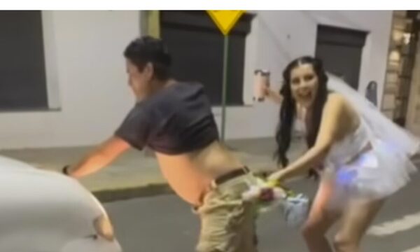 (VIDEO)Karai dejó a su doña y le regaló baile hot a novia de Luis Zarate en su despedida de soltera