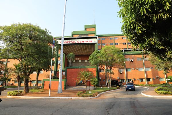 Un total de 135 personas ya fueron operadas en el Hospital Militar mediante convenio con Salud Pública - .::Agencia IP::.