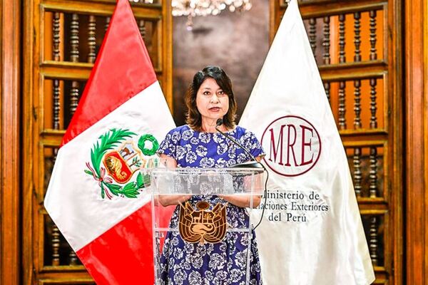 Canciller de Perú renunció tras anunciar una fallida reunión entre Boluarte y Biden | 1000 Noticias