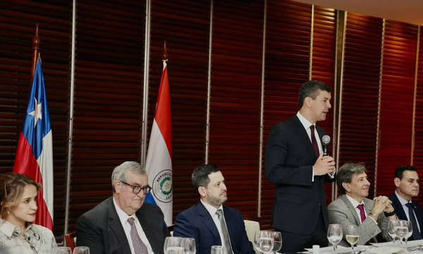 “Mantener lo conquistado” el presidente Santiago Peña movilizó al empresariado chileno