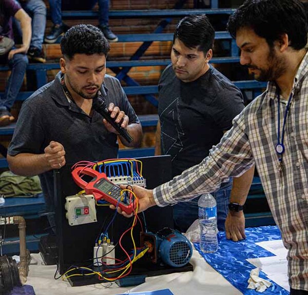 Feria Tecnológica de la UPE presentó innovadores y avanzados proyectos científicos | DIARIO PRIMERA PLANA