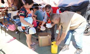 ITAIPU entrega productos de limpieza en albergues instalados en zona ribereña de Alto Paraná