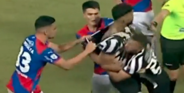 Versus / Casi a los golpes: El encontronazo entre Barboza y Peralta en Tuyucuá