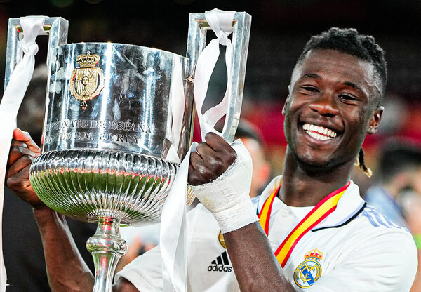 Versus / Camavinga renueva con el Real Madrid hasta 2029