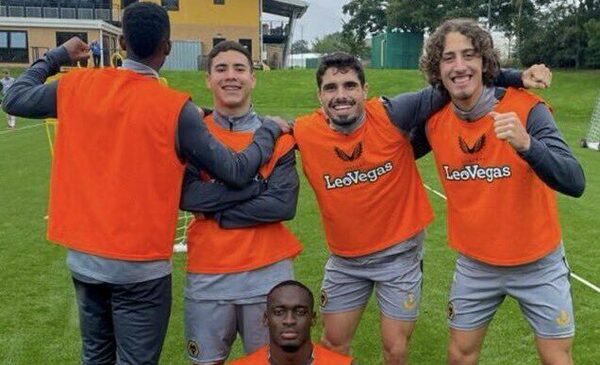 Versus / El jugador paraguayo al que idolatran los compañeros de Enso González