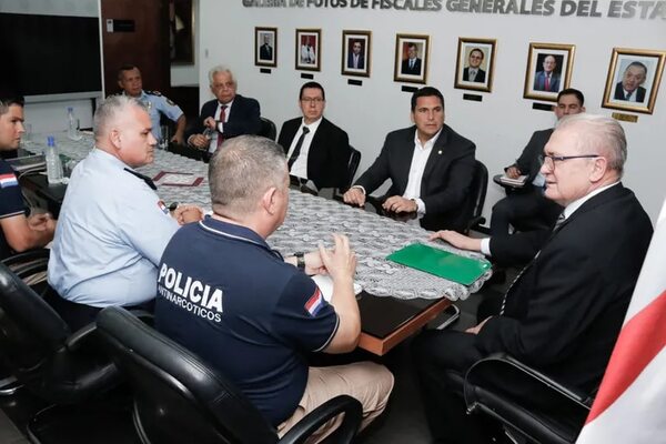 APF pide cooperación al fiscal general Emiliano Rolón para erradicar violencia del fútbol - Nacionales - ABC Color
